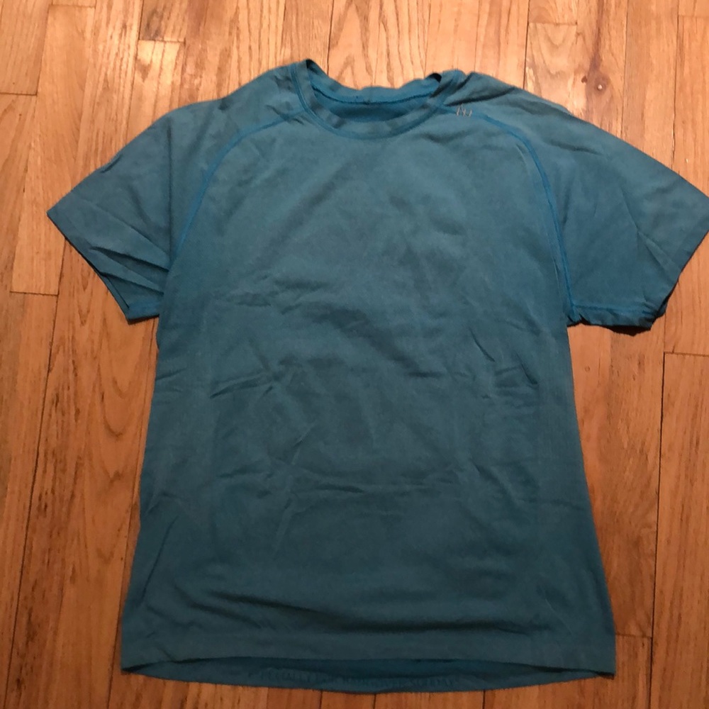 Lululemon metal vent tech